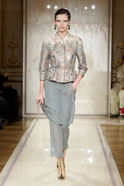 Look 60
